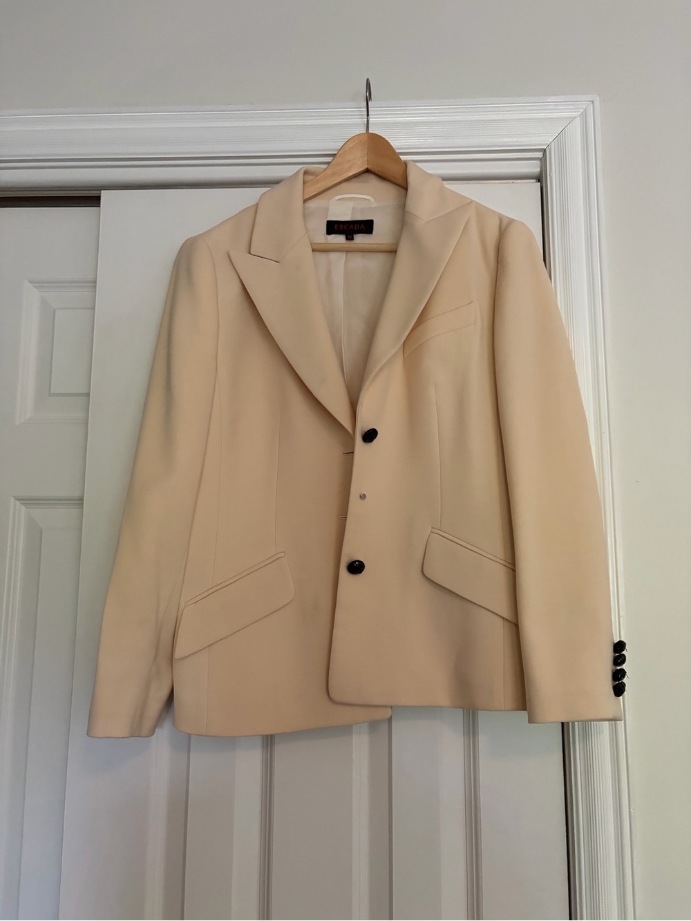 Escada Cream Single-Breasted Blazer